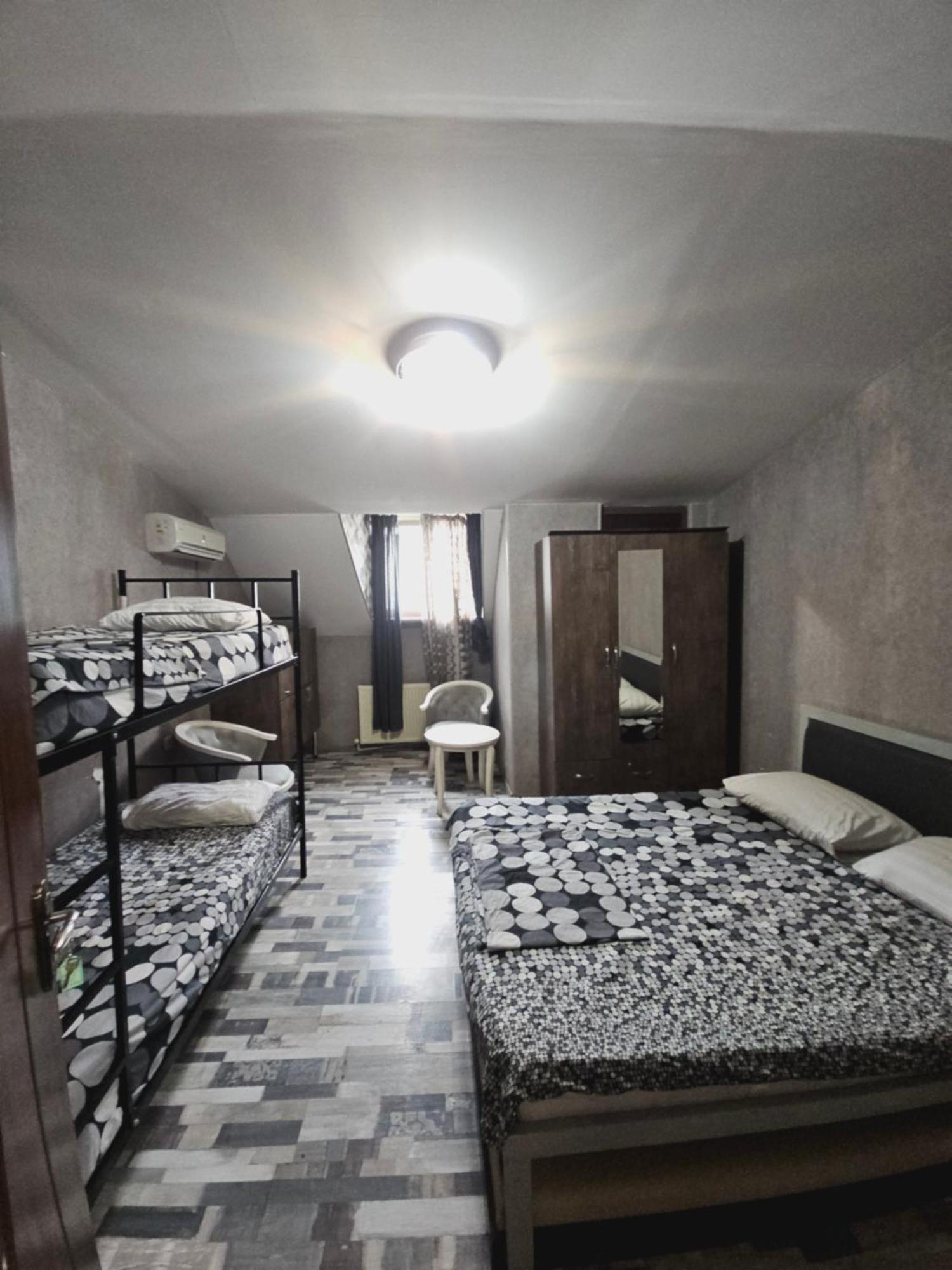Kiev Hostel Tbilisi Exterior foto